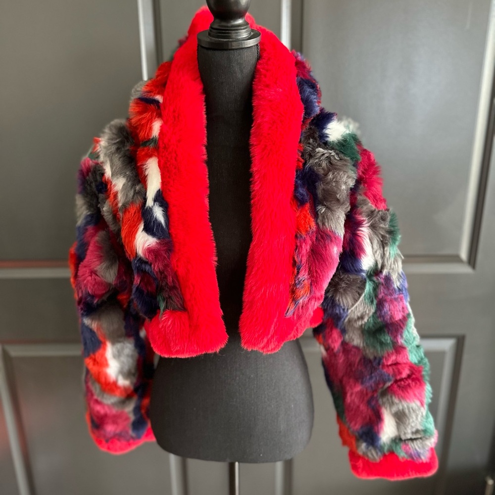 Multi color crop coat